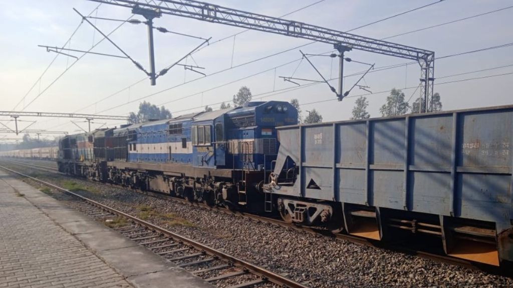 ऐसे रोका गया बिना ड्राइवर के दौड़ रही मालगाड़ी को,
