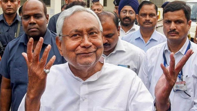 बिहार के सीएम नीतीश कुमार की बिगड़ी तबीयत