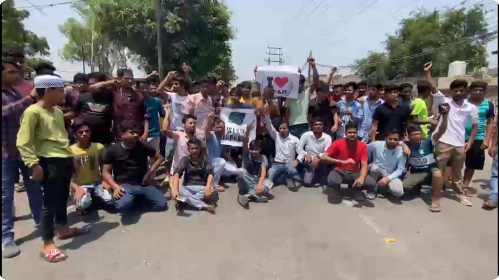 लुधियाना में मुस्लिम समुदाय ने पुलिस स्टेशन को घेरा, 