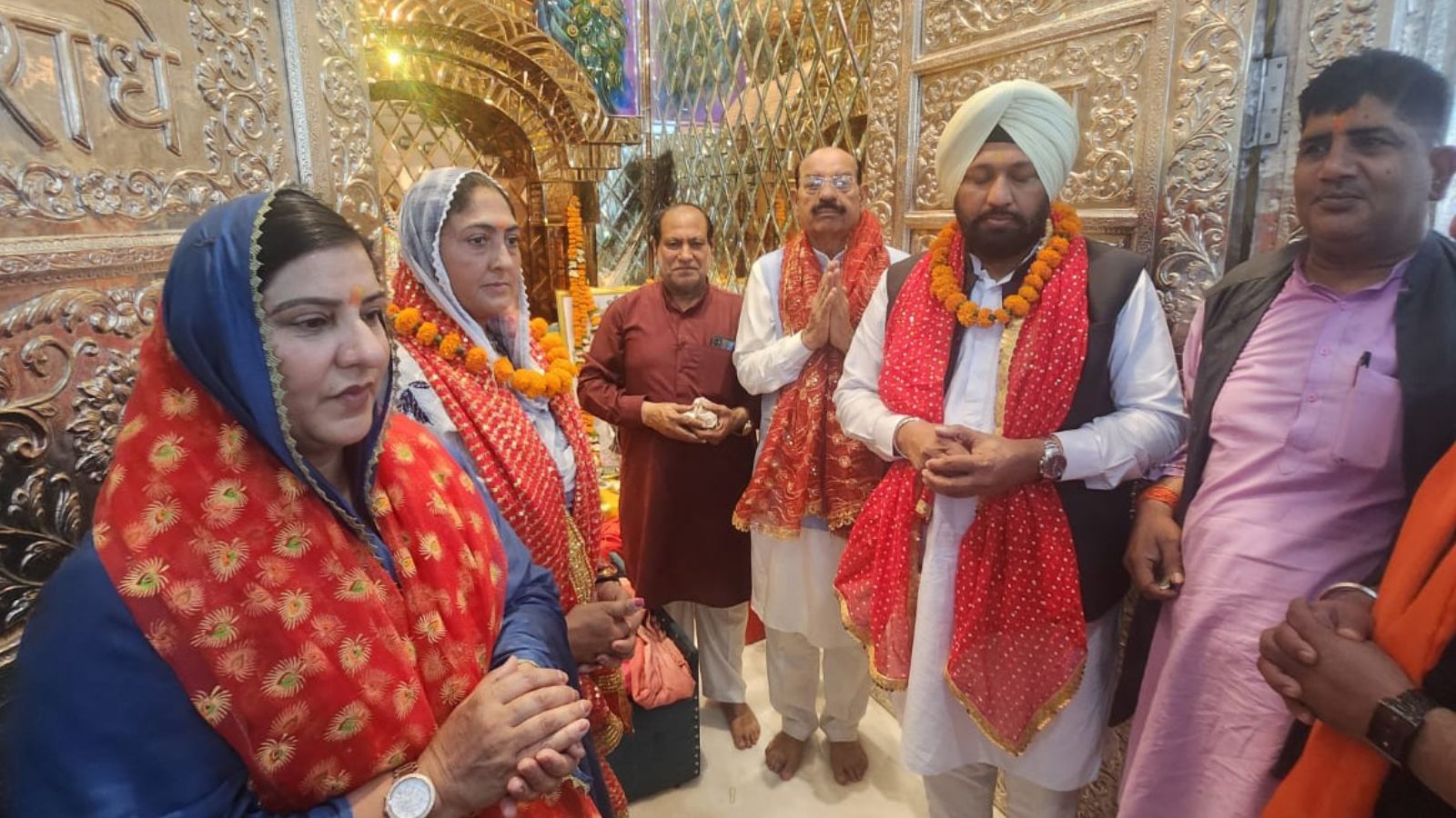 मोहिंदर भगत व राजविंदर कौर थियाड़ा गुरुघर हुए नतमस्तक, 