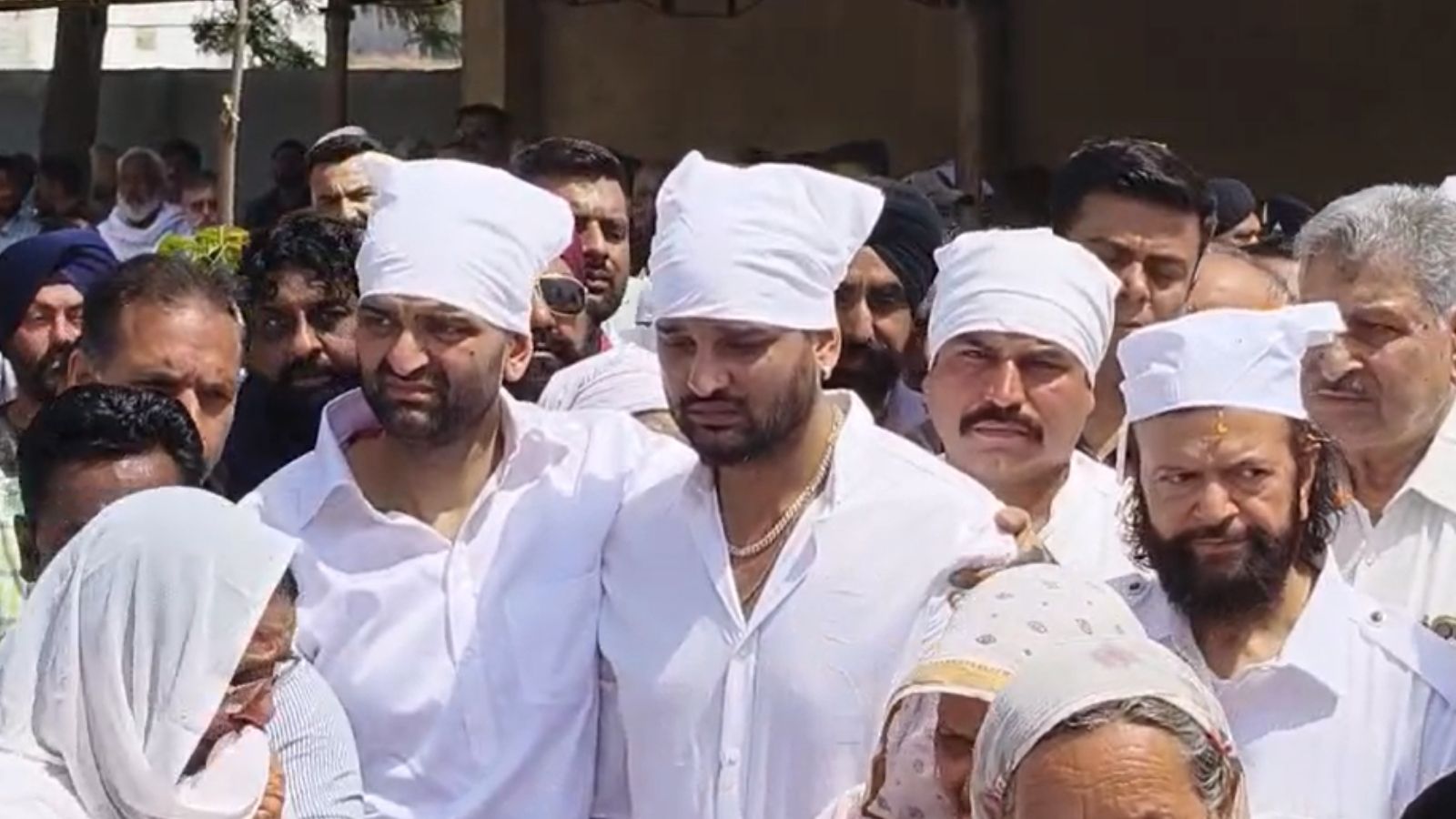 पंचतत्वों में विलीन हुईं हंसराज हंस की पत्नी, 