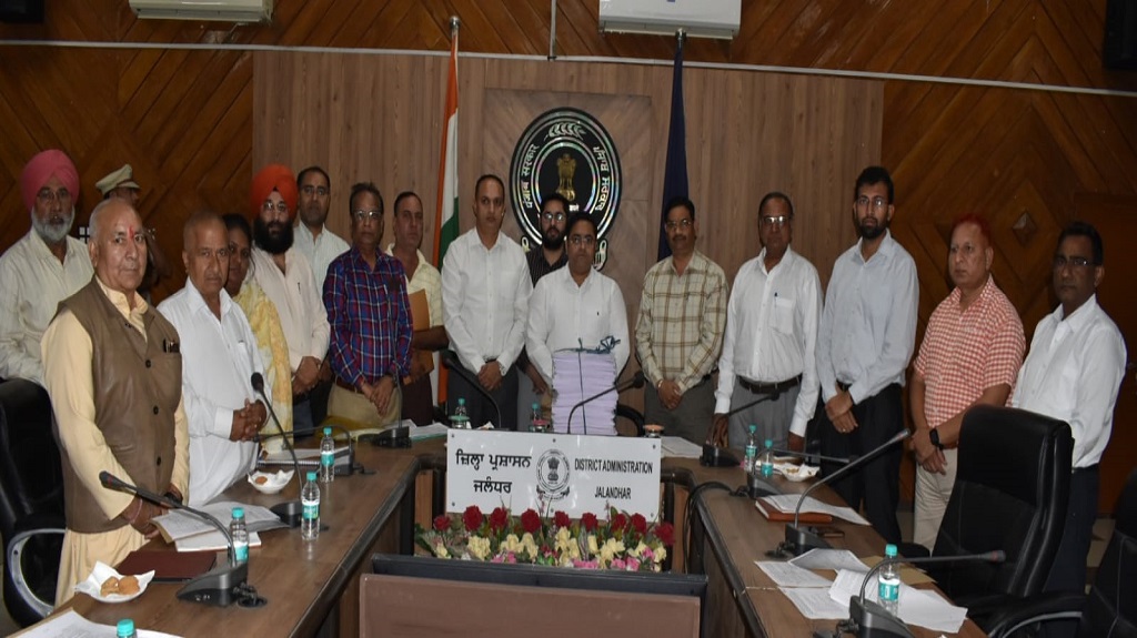 जालंधर के डीसी विशेष सारंगल ने राजनीतिक पार्टियों के साथ की बैठक