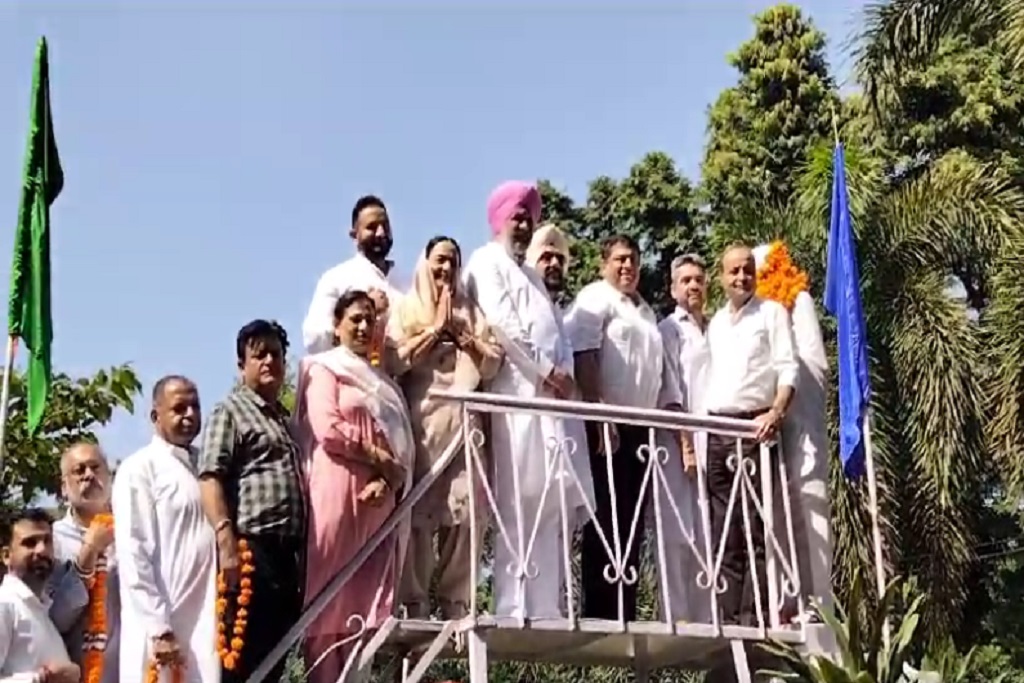 जालंधर कांग्रेस कमेटी की तरफ से राष्ट्रपिता महात्मा गांधी की जयंती मनाई गई