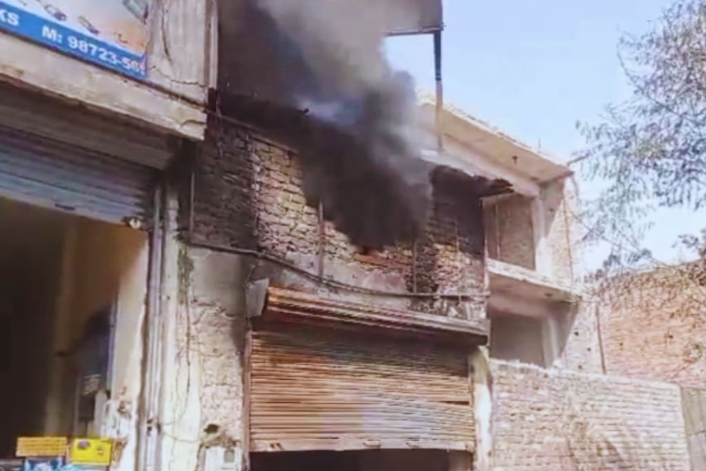लुधियाना में टायर Shop में लगी आग, 