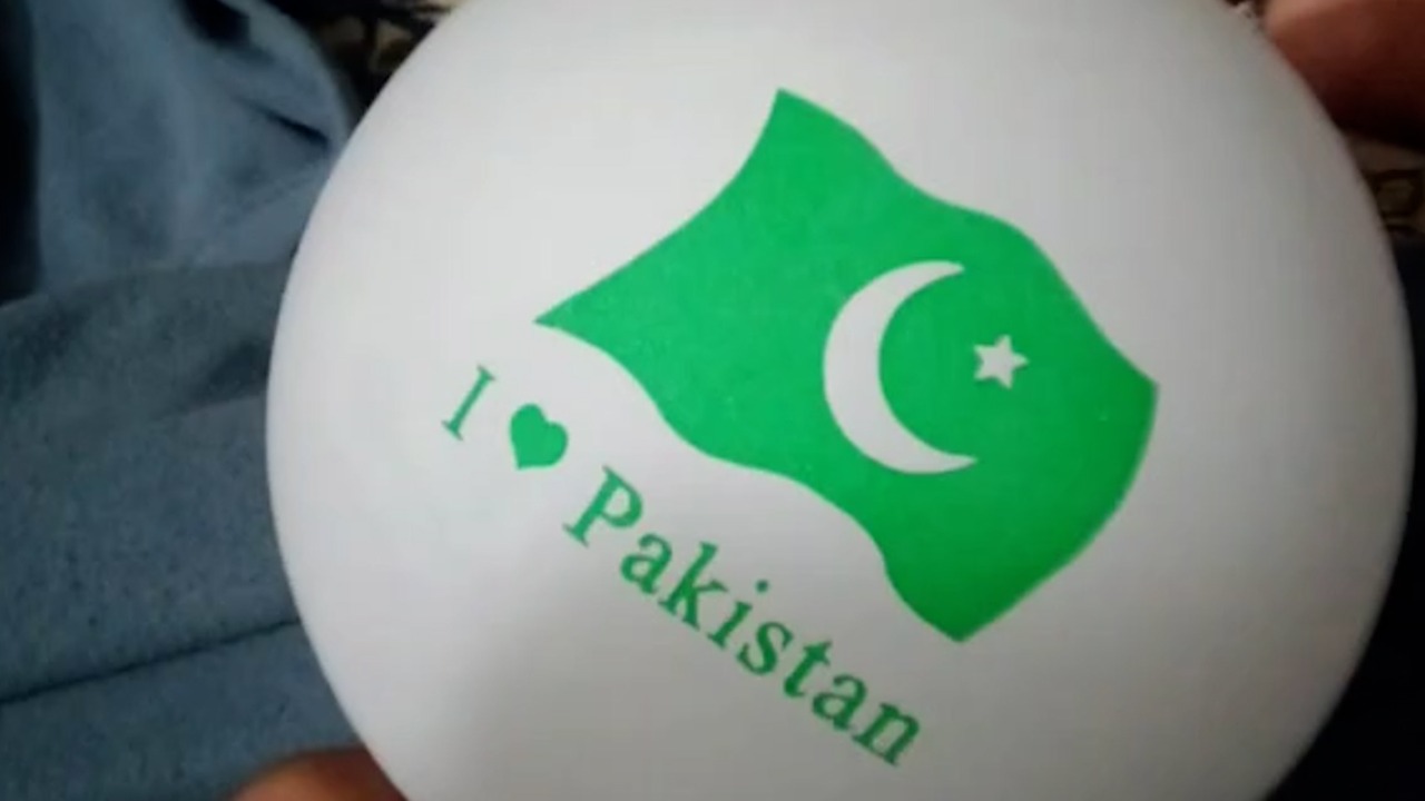 एक बार फिर पंजाब के इस इलाके में मिले  I Love Pakistan लिखे गुब्बारे, पुलिस कर रही जाँच  