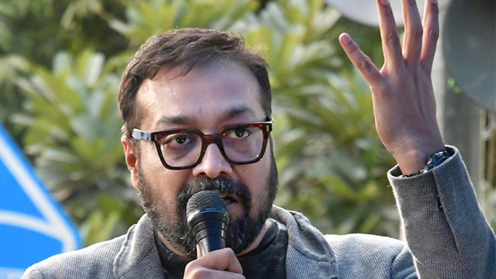 विवादित बयान पर अनुराग कश्यप ने मांगी माफी, 