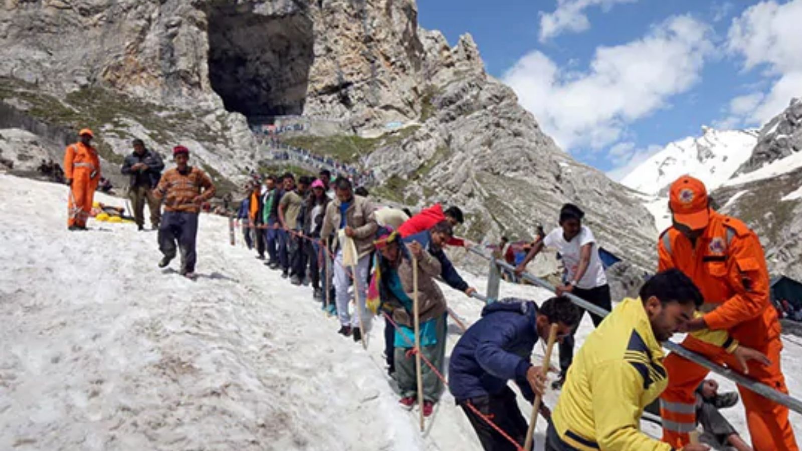 पहलगाम हमले के बाद कल से शुरू अमरनाथ यात्रा, 