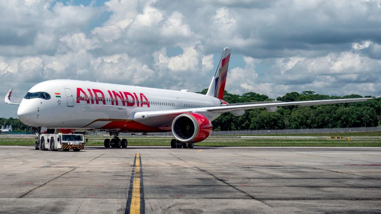  कोच्चि से लंदन जाने वाली एयर इंडिया की फ्लाइट को बम से उड़ाने की धमकी, 