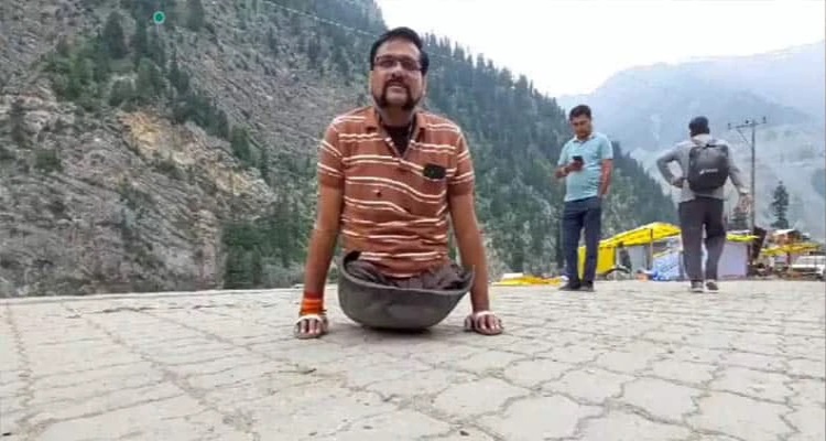 शिव के परम भक्त हैं आनंद, एक्सीडेंट में कट चुके दोनों पैर