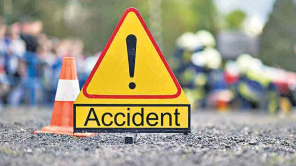 लुधियाना में पार्टी कर घर लौट रहे दो दोस्तों का कार एक्सीडेंट, 