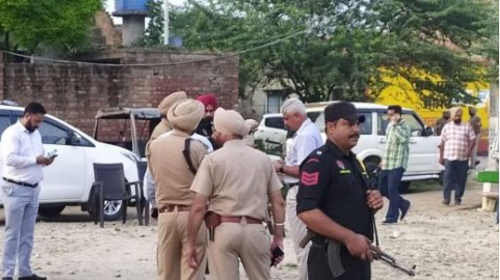 तरनतारन में भी पुलिस और लुटेरों के बीच Encounter, 