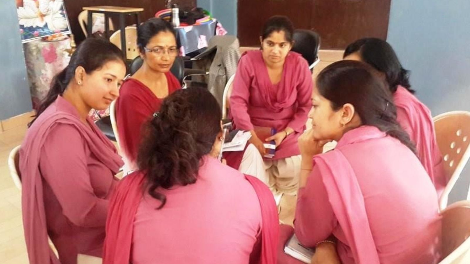 अब टीचरों के लिए भी लागू होगा ड्रेस कोड, 