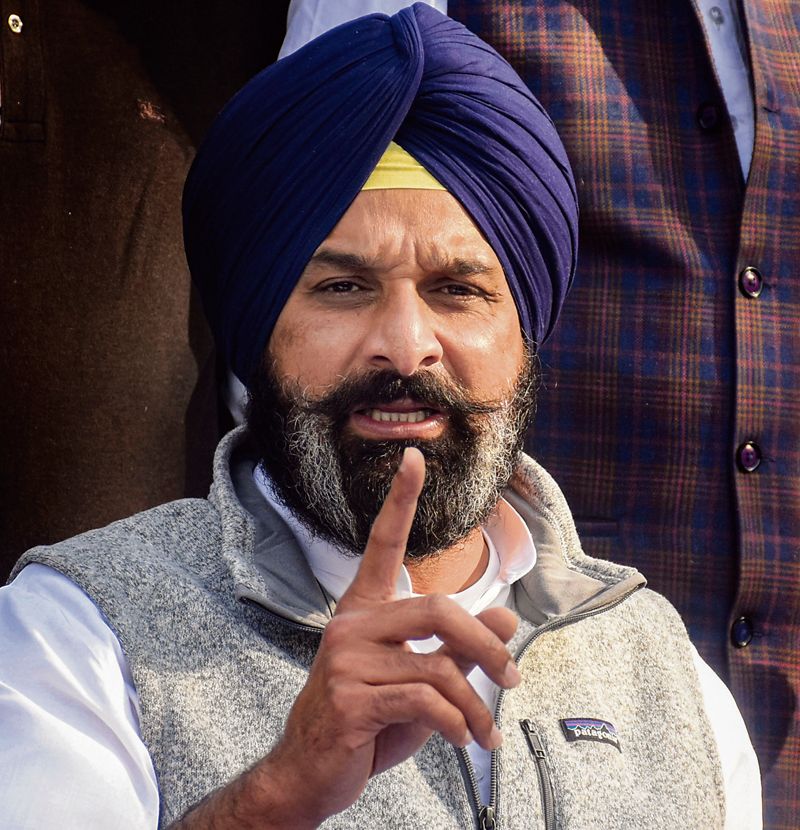 ਵਿਕਰਮ ਮਜੀਠੀਆ ਨੇ ਪੰਜਾਬ ਦੀ ਆਬਕਾਰੀ ਨੀਤੀ ਤੇ ਚਕੇ ਸਵਾਲ ਕਿਹਾ -  ਪੰਜਾਬ ਆਬਕਾਰੀ ਨੀਤੀ ਵੀ ਦਿੱਲੀ 'ਚ ਬਣੀ ਕਿਵੇਂ ਯਕੀਨ ਕੀਤਾ ਜਾਵੇ  