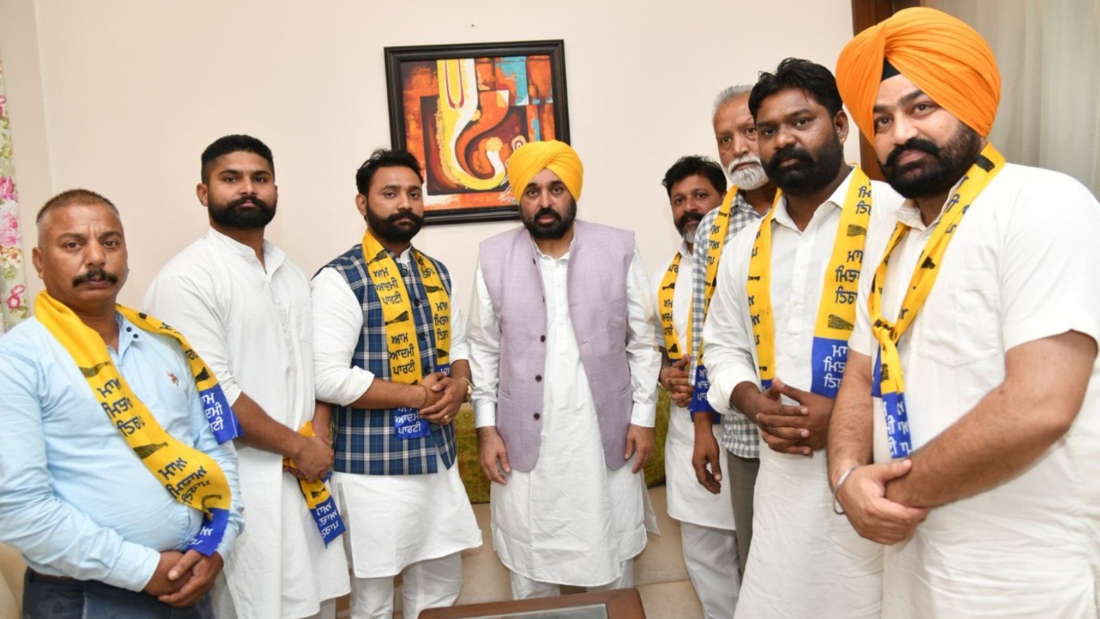 JALANDHAR WEST POLITICS : आजाद उम्मीदवार अजयवीर वाल्मीकि और दीपक भगत आप में शामिल   