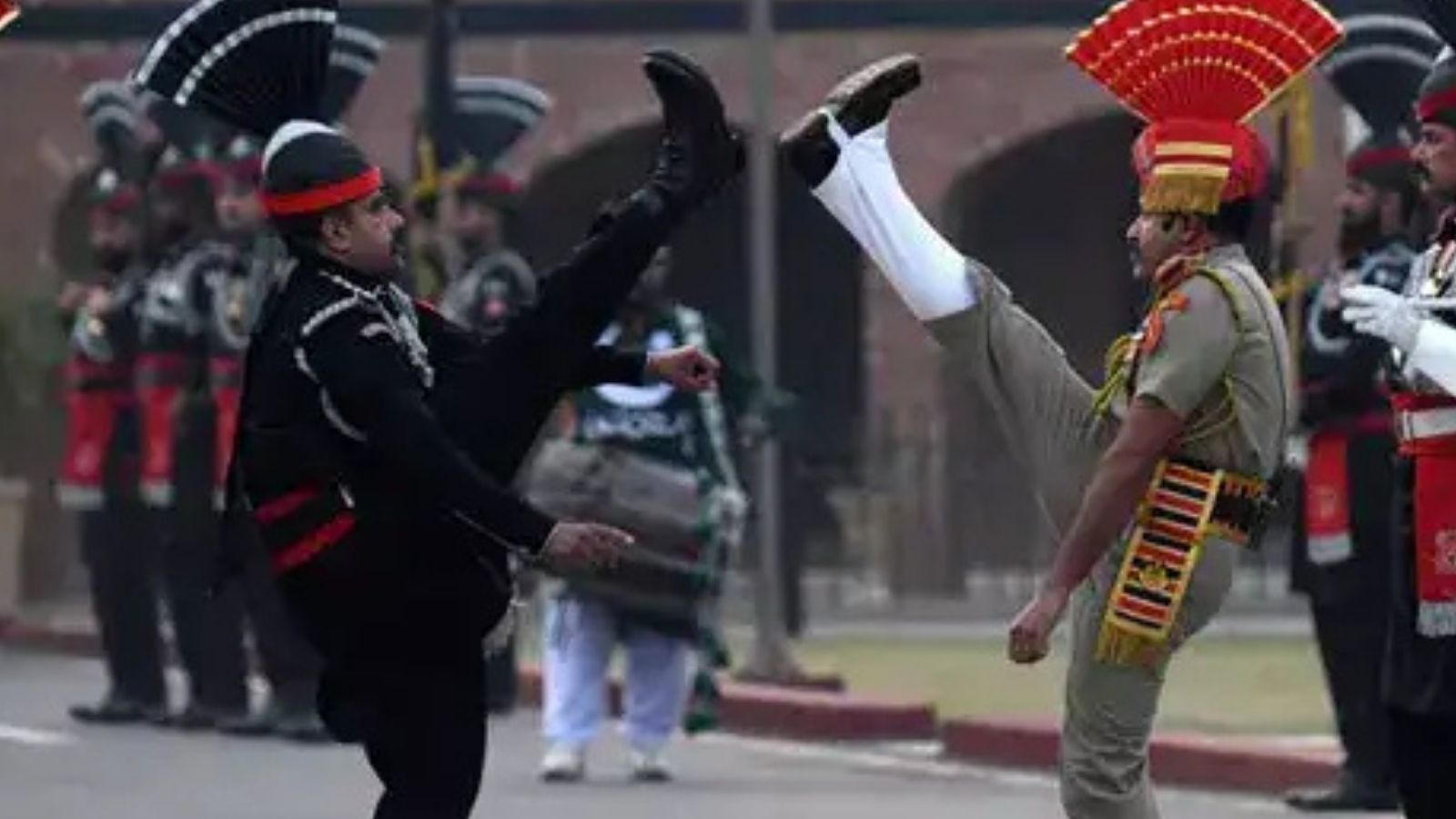 भारत-पाकिस्तान में बढ़ रहे तनाव के बीच Retreat Ceremony हुई बंद, 