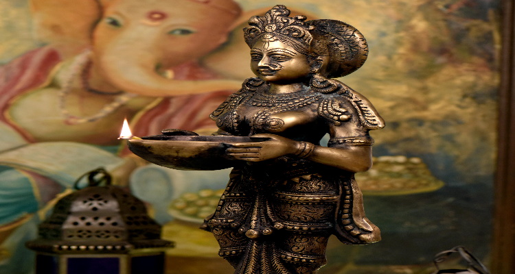 Lakshmi Narayan Yoga 2024 : अप्रैल की शुरुआत में ही बन रहा है 