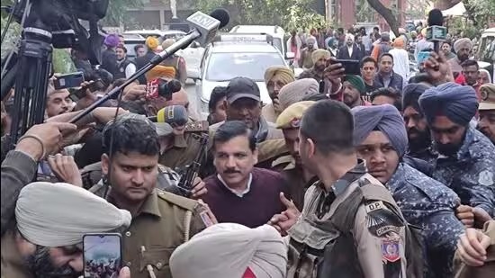 सांसद संजय सिंह की अमृतसर कोर्ट में पेशी