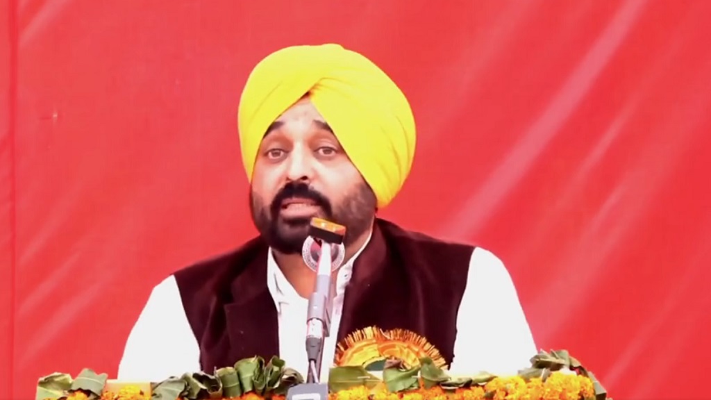 मुख्यमंत्री भगवंत मान पहुंचे पंजाब यूनिवर्सिटी के यूथ फेस्टीवल में