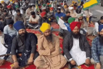 किसानों ने जालंधर पठानकोट नेशनल हाईवे पर लगाया जाम, 