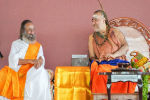 कांची के शंकराचार्य ने बंगलोर में स्थित ‘आर्ट ऑफ लिविंग इंटरनेशनल सेंटर’ का दौरा किया, 