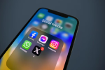 Facebook, Insta Yotube समेत 26 Apps पर रातों-रात लगा बैन, 