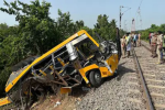 तमिलनाडु में बच्चों को लेकर जा रही स्कूल बस ट्रेन से टकराई, 
