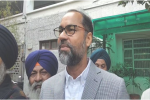 जालंधर में हड़ताल पर बैठे डीसी वर्कर्स से मिलने पहुंचे अकाली नेता, AAP को ठहराया जिम्मेदार, 