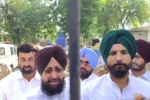विधायक सुखपाल खैरा से मिलने पहुंचे राजा वड़िंग और प्रताप बाजवा, पुलिस ने नहीं दी इजाजत