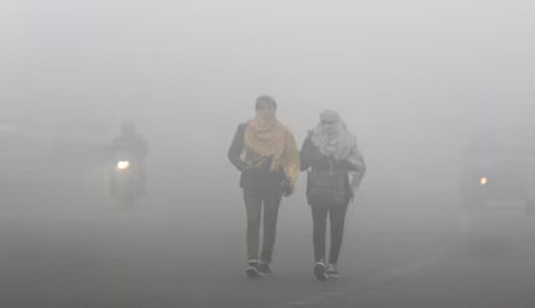 Cold and pollution increase in Punjab and Chandigarh, temperature drops, AQI crosses 200 in many cities