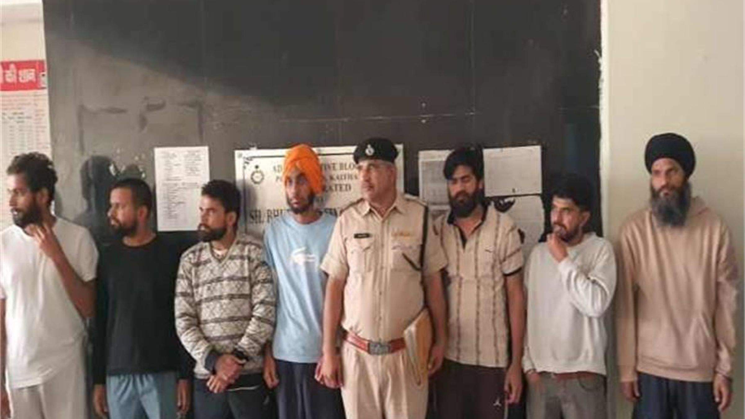 54 Indians return from America in chains