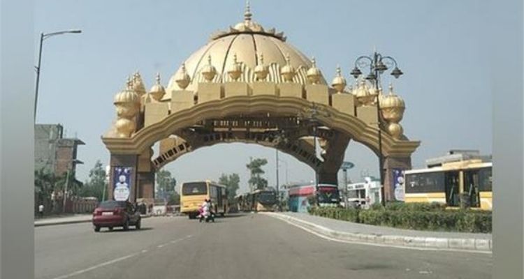 Attention those traveling to Amritsar! Protesters took to the streets, markets closed.
