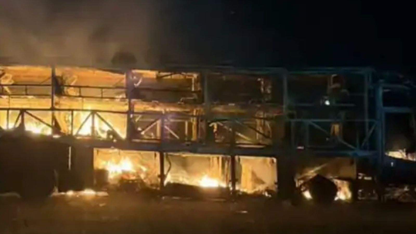 moving bus caught fire in Andhra Pradesh, killing 20 people, including 40 passengers