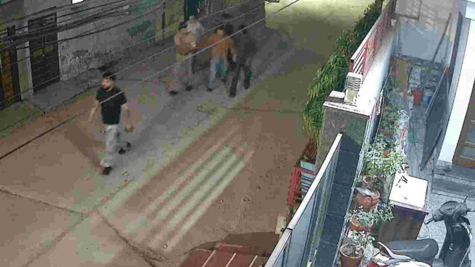 Robbery in Jalandhar by posing as fake police and CIA staff