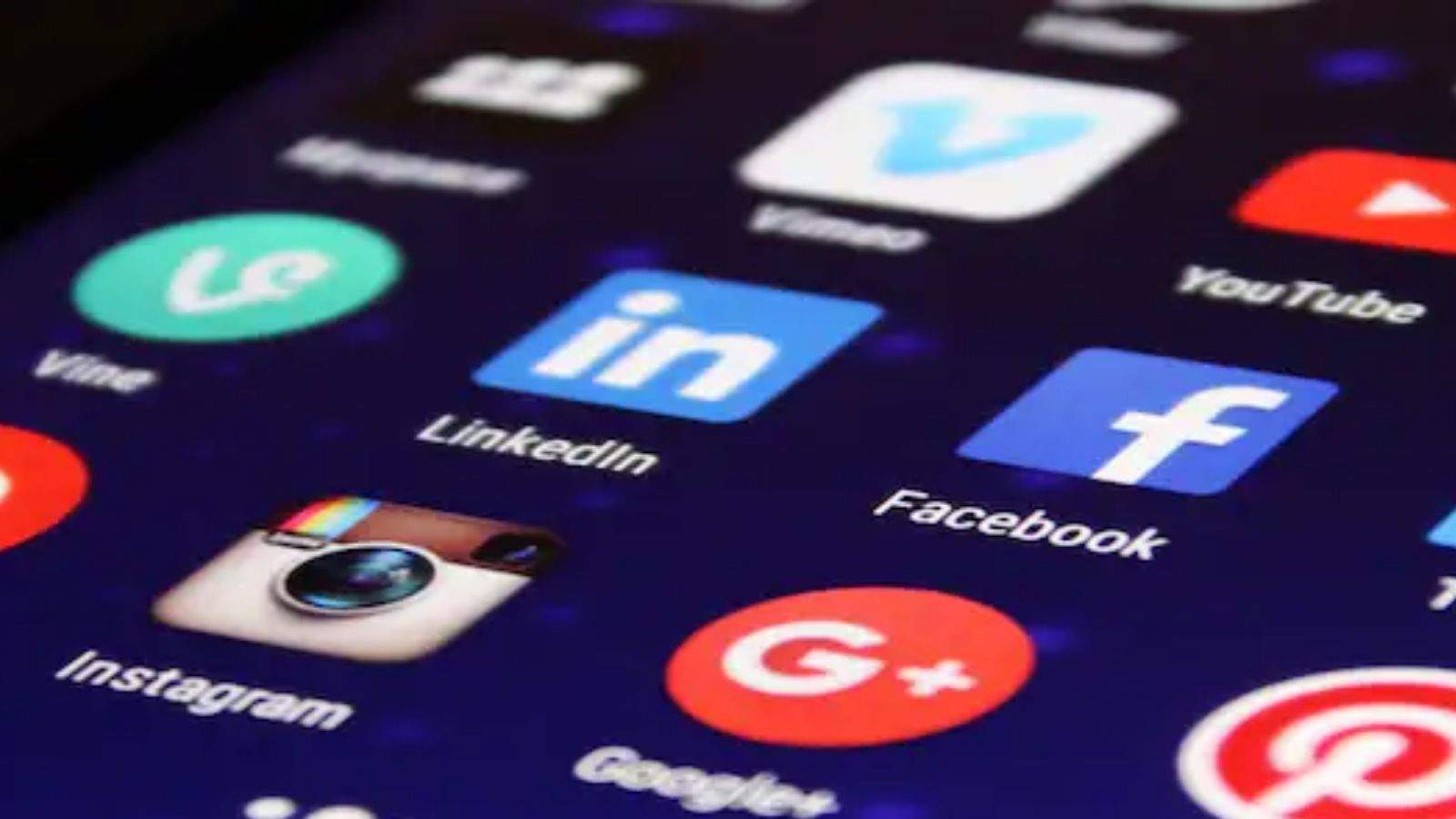 Social media banned for children under 16 from next year!