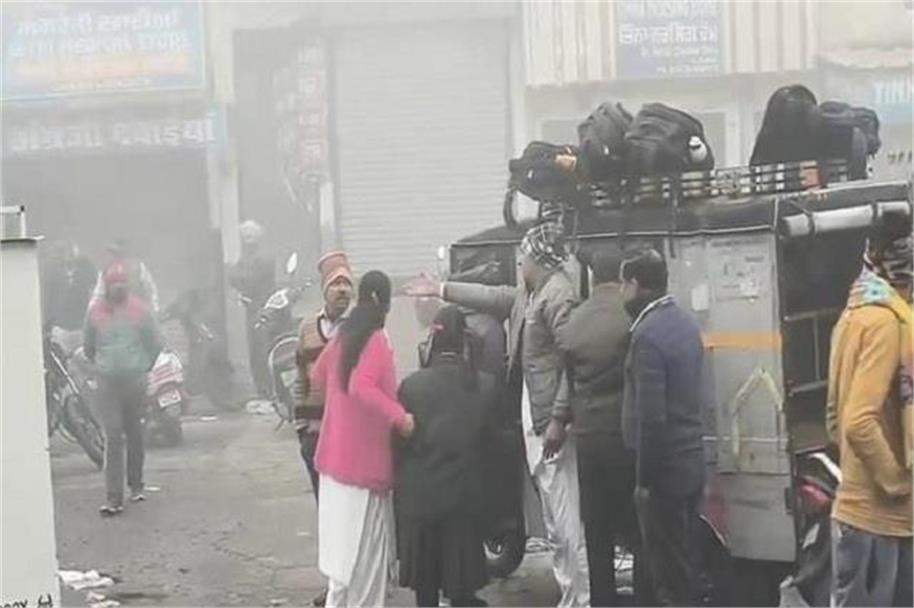 Fazilka accident news, school auto accident Fazilka, Maharaja Agrasen Chowk accident, CCTV footage auto overturn, Punjab road accident, school children injured, Fazilka local news