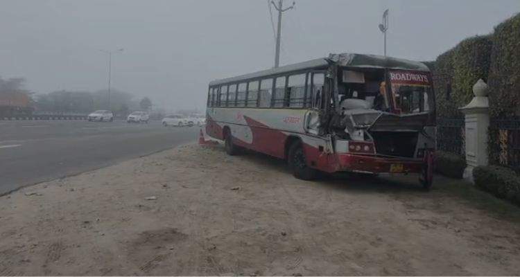 Dense fog causes havoc in Jalandhar; a passenger bus collides with a tipper truck