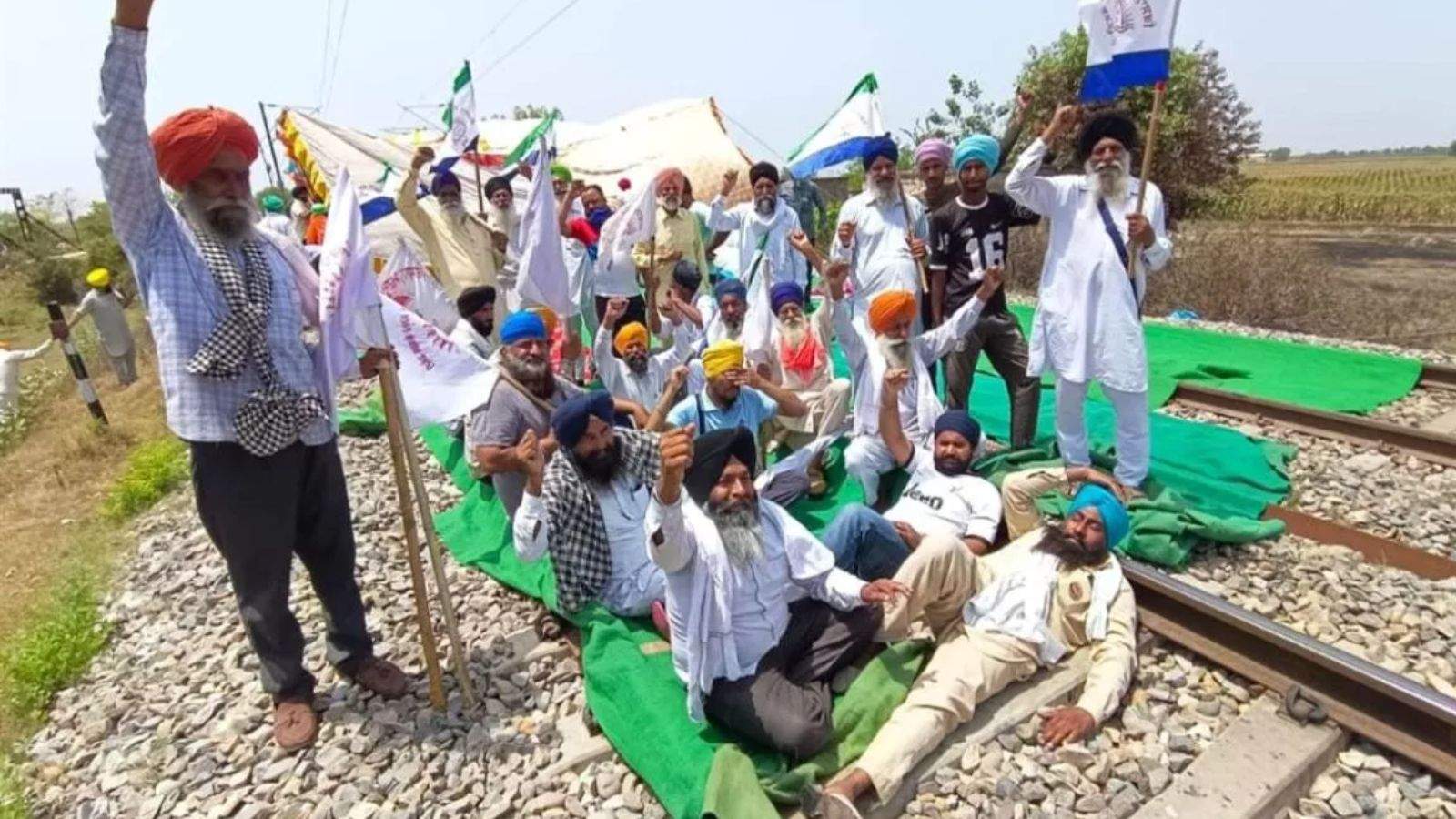Farmers in Punjab announced to block railway tracks