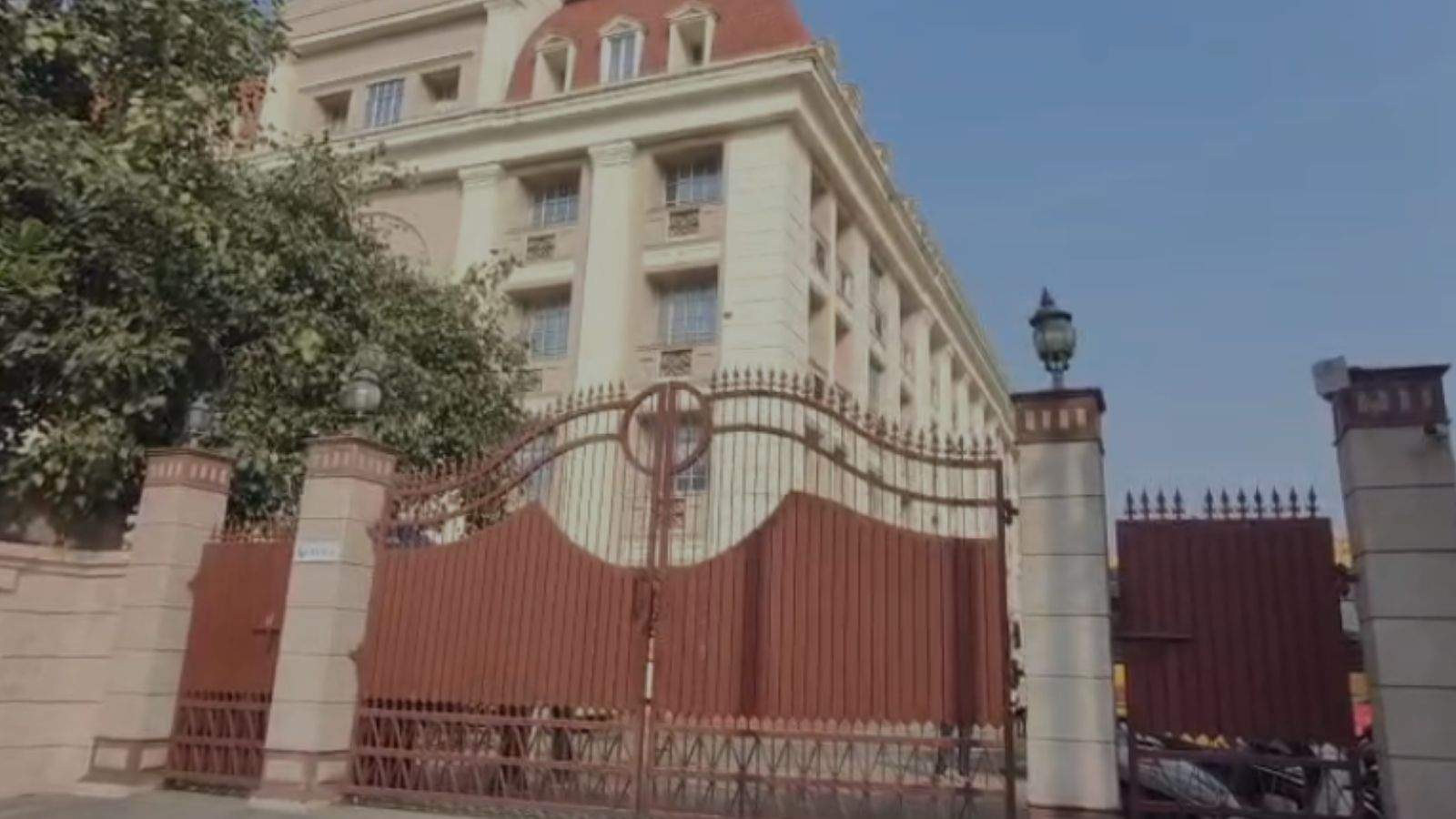 Ahead of PM Modi's visit to Jalandhar, a prominent school receives a bomb threat; police launch investigation.