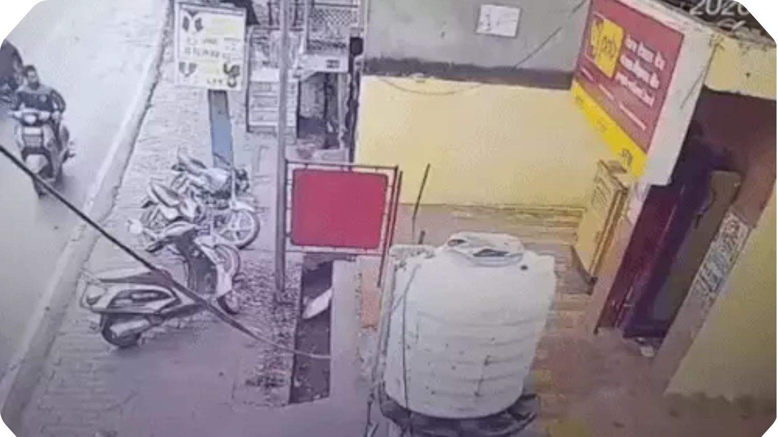 Daylight firing outside a PNB ATM in Amritsar