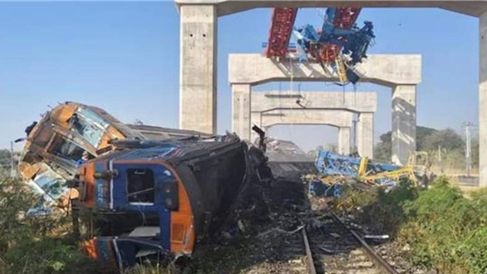 Thailand train accident, crane falls on train Thailand, Thailand rail हादसा, Bangkok train news, Thailand breaking news, passenger train accident Thailand