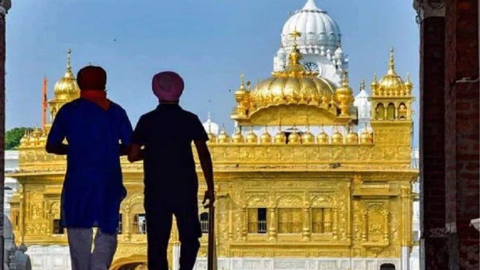A major change has been made to the uniforms of the Golden Temple's volunteers