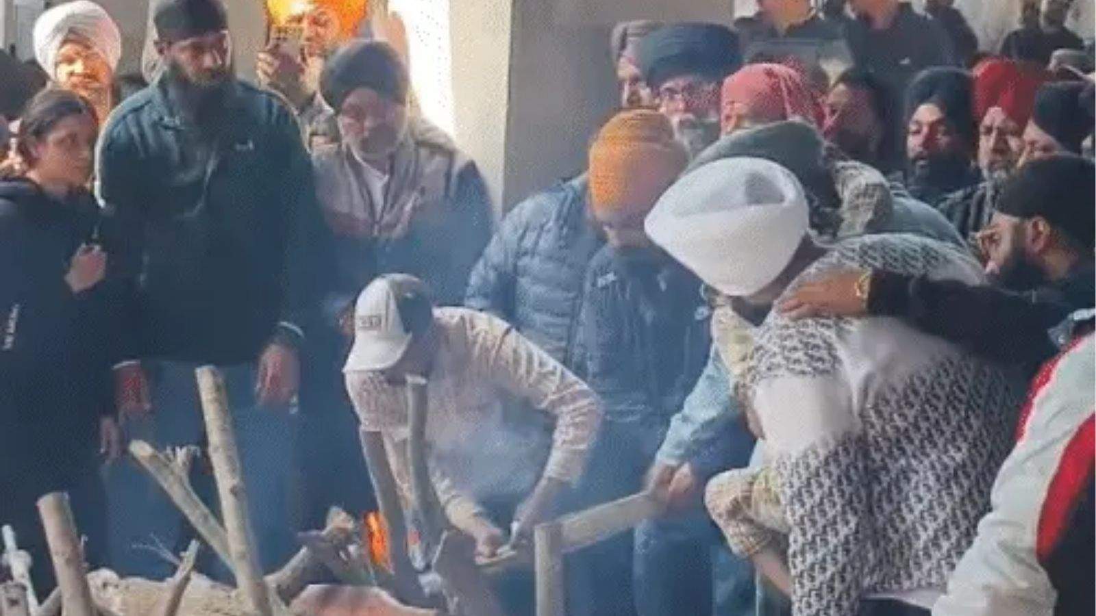 AAP leader Lucky Oberoi's funeral was held in Jalandhar; his 8-year-old son lit the pyre.