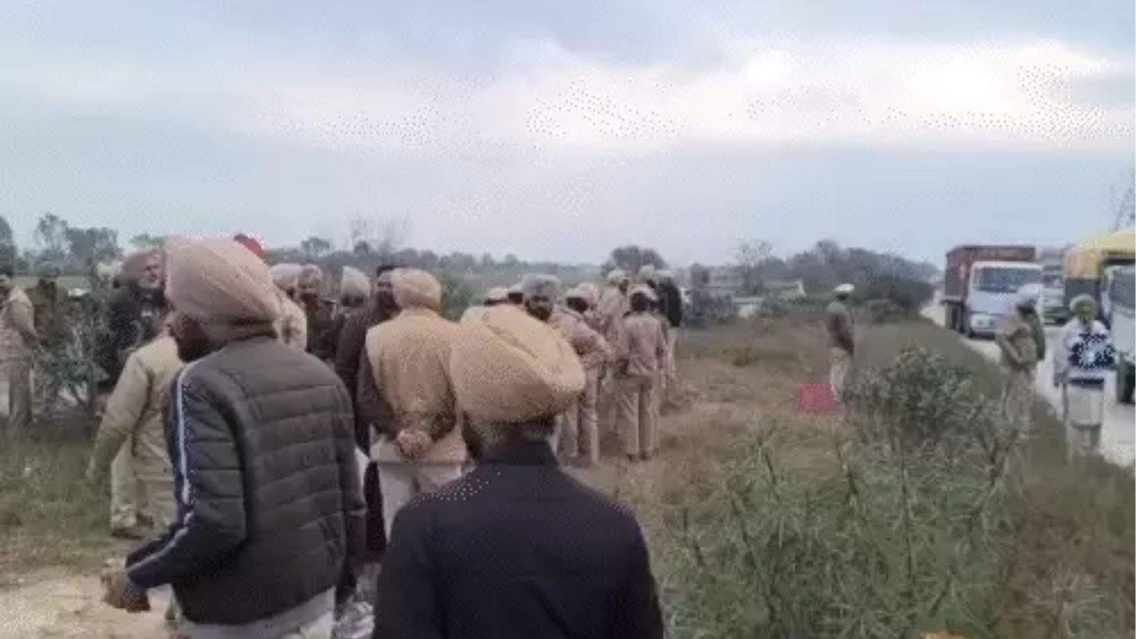 Bathinda Farmers March: Farmers' march to Bathinda fails, sit-in on Chandigarh Highway