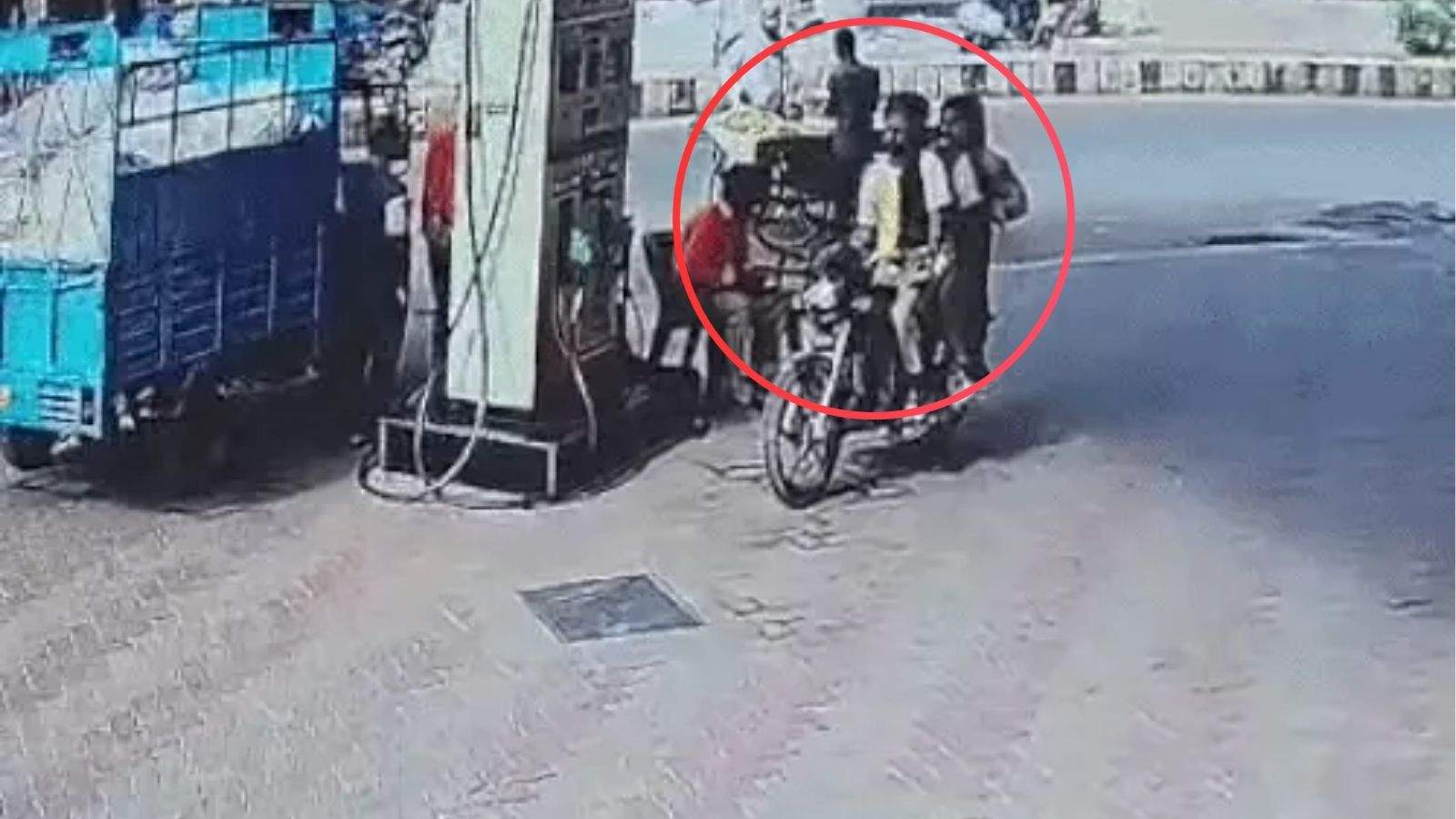 Daylight Firing at Money Exchange Center in Haryana