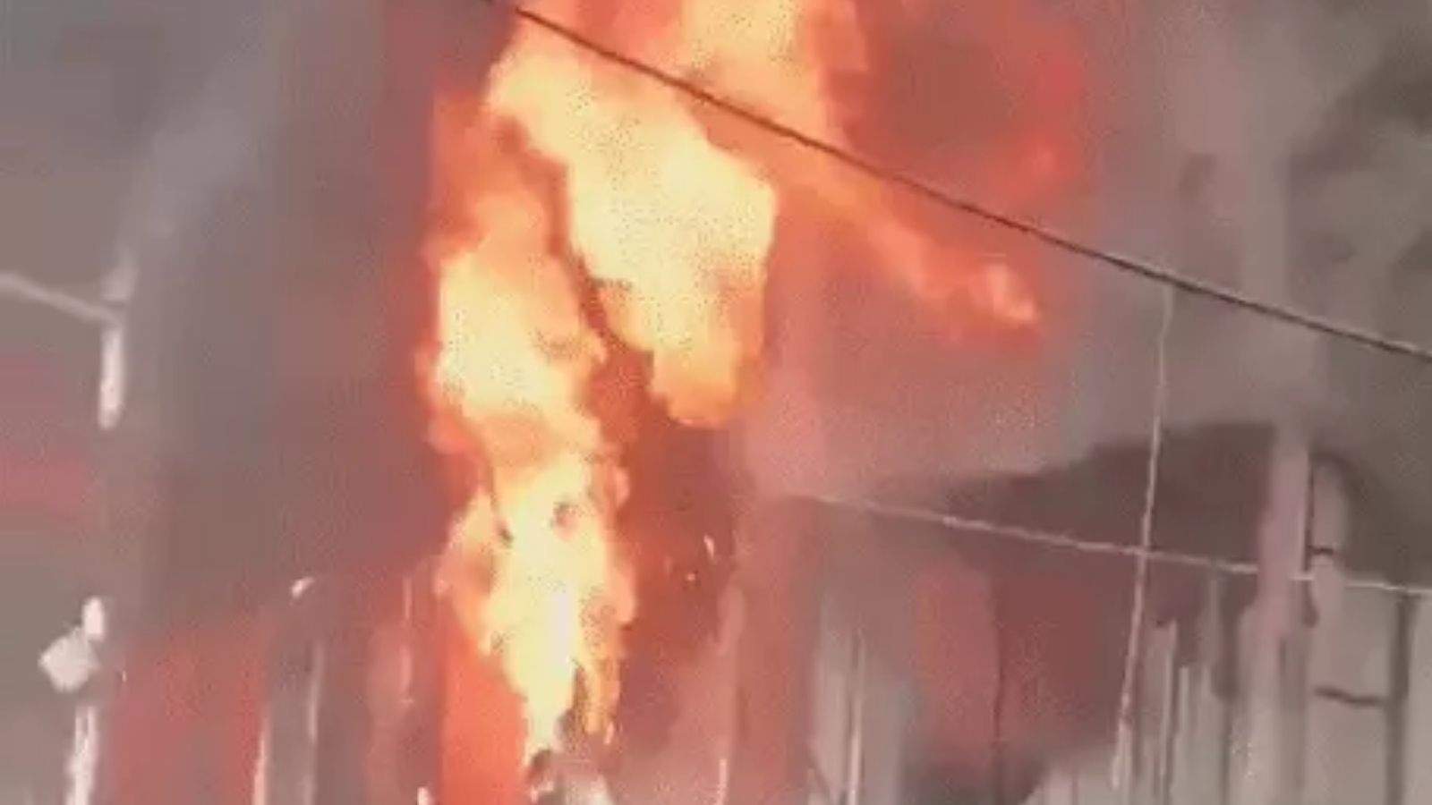 Massive Fire Breaks Out in Chandigarh Mobile Market; 33 Fire Tenders at the Scene