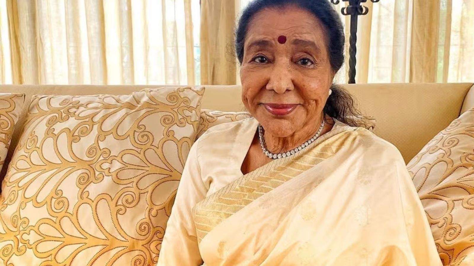 Renowned singer Asha Bhosle passes away at the age of 92; sang over 12,000 songs.