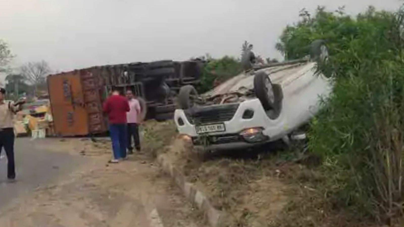 Horrific Accident on Jalandhar-Goraya Highway: 3 Injured in Truck-Car Collision; Both Vehicles Overturn