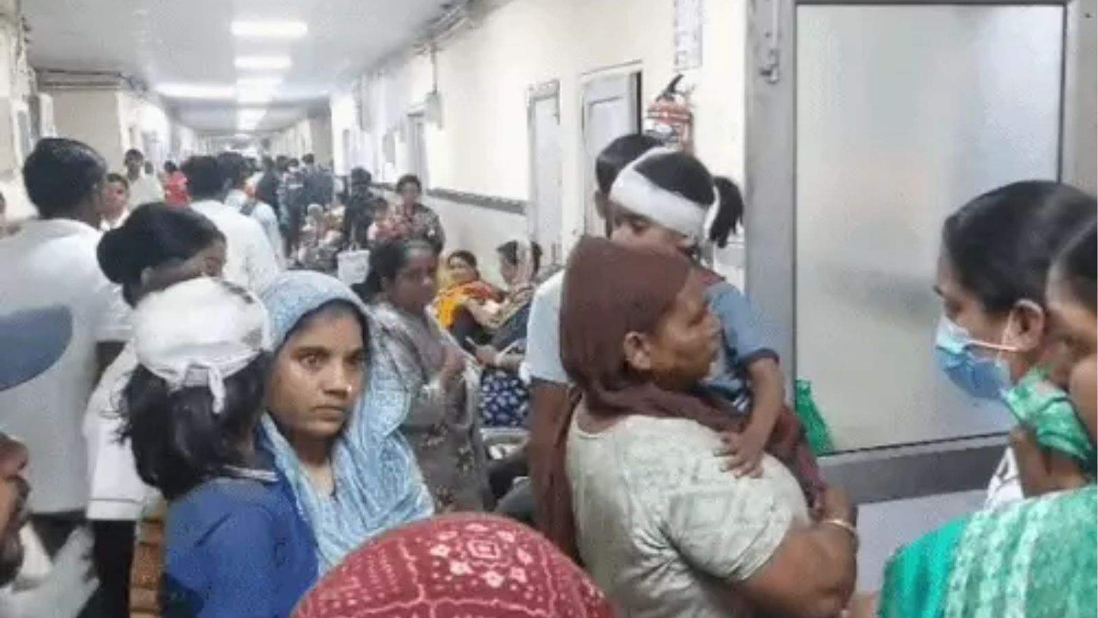 The wall of the house fell on the roof of the school in Faridabad: 10 children buried under the debris, 4 are in critical condition
