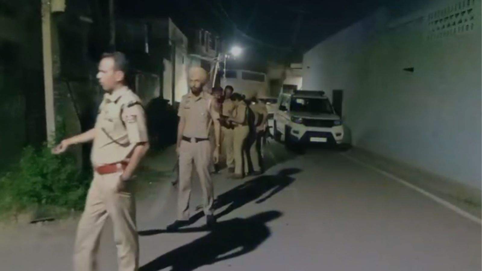 Firing at youth in Suchi Pind of Jalandhar, miscreants surrounded while returning from gym.