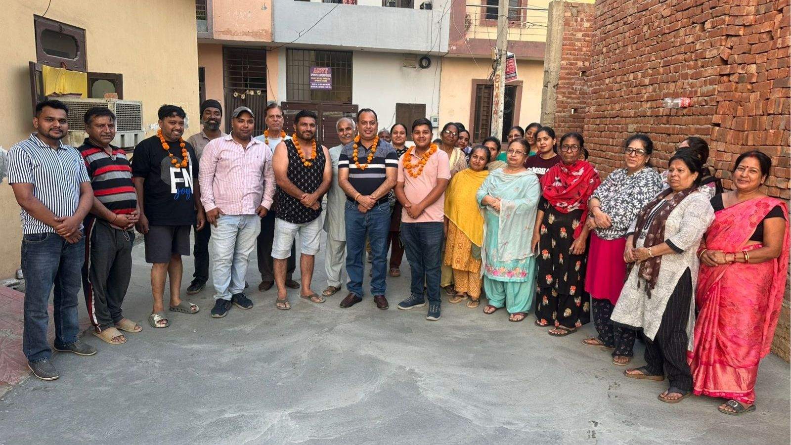 Jalandhar: Construction of new roads started in Ward No. 57, people expressed their gratitude
